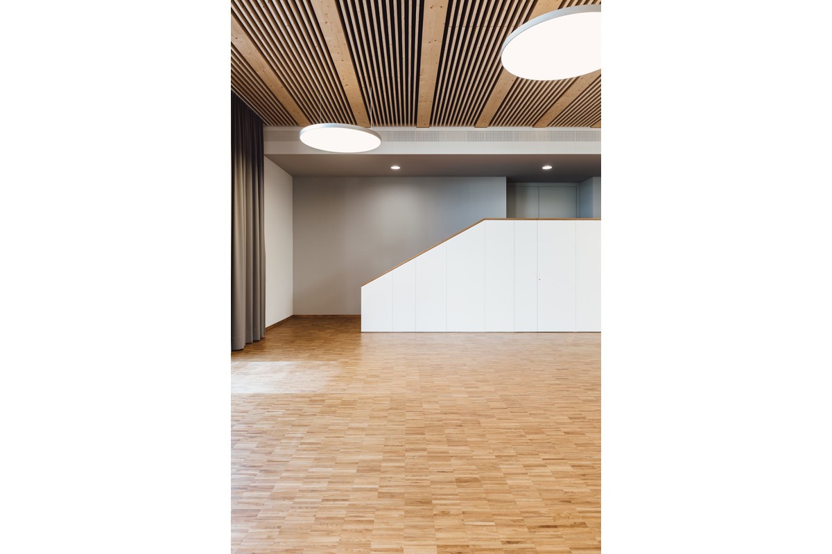 PR-1434-Jan-Keller-Aula-Detail-Tribuene